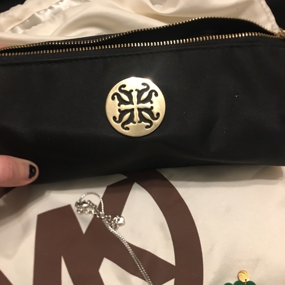 Micheal Kors purse and bracelets and bag - Picture 2 of 8